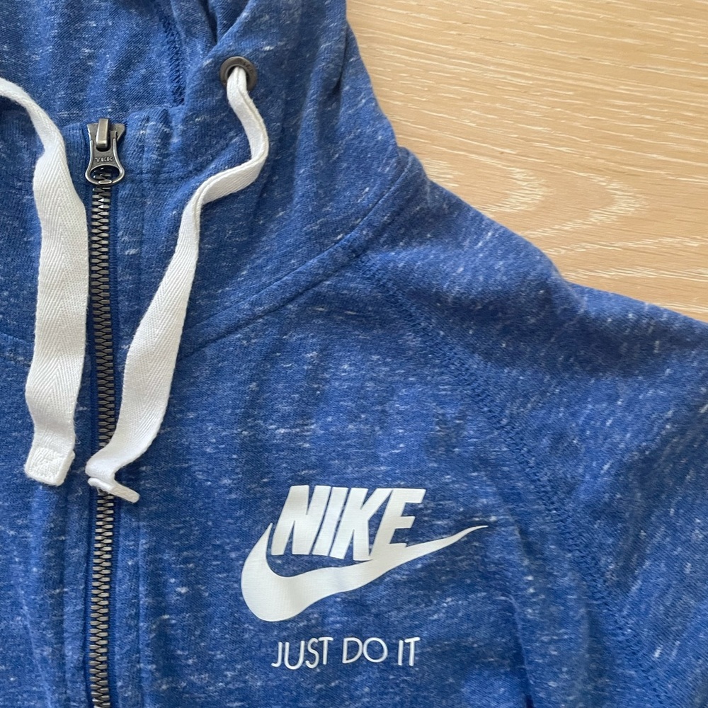 Women’s Nike Zip Up Hoodie
